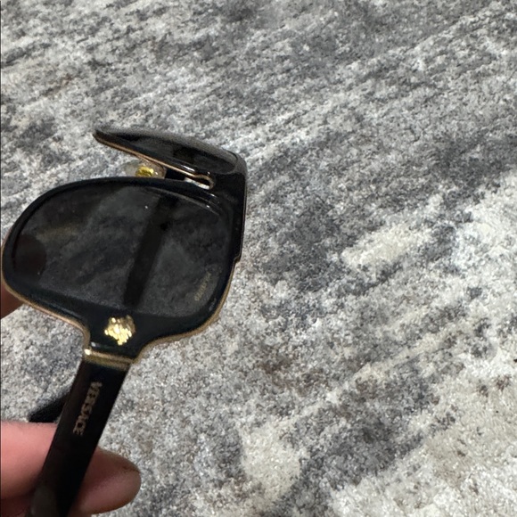 Versace Sunglasses Mod.2199 used unisex polarized Pre Loved Black Gold Designer - Picture 5 of 14